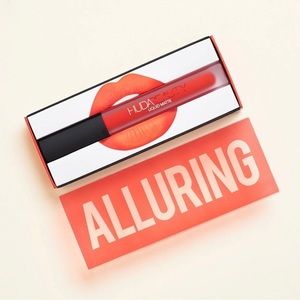 Huda Beauty Liquid Matte Lipstick in "Alluring"
